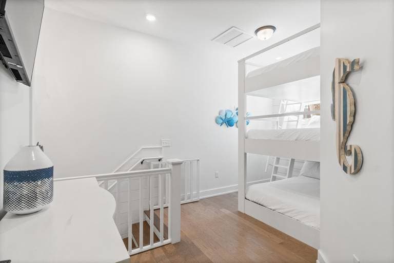 Charming Blue Haven - Image 27