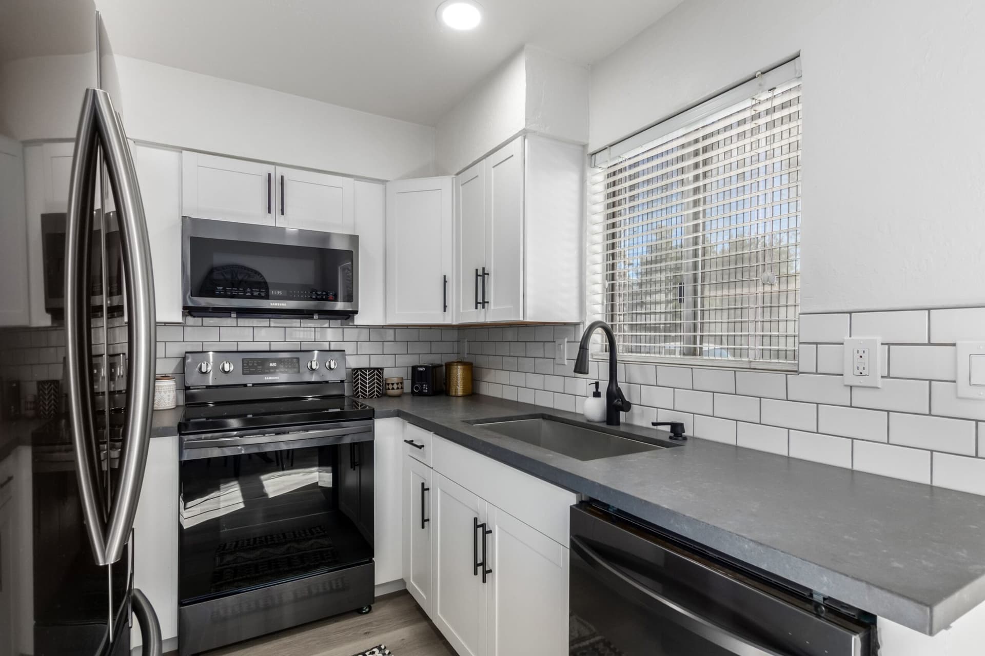 Camelback Townhouse - Image 2