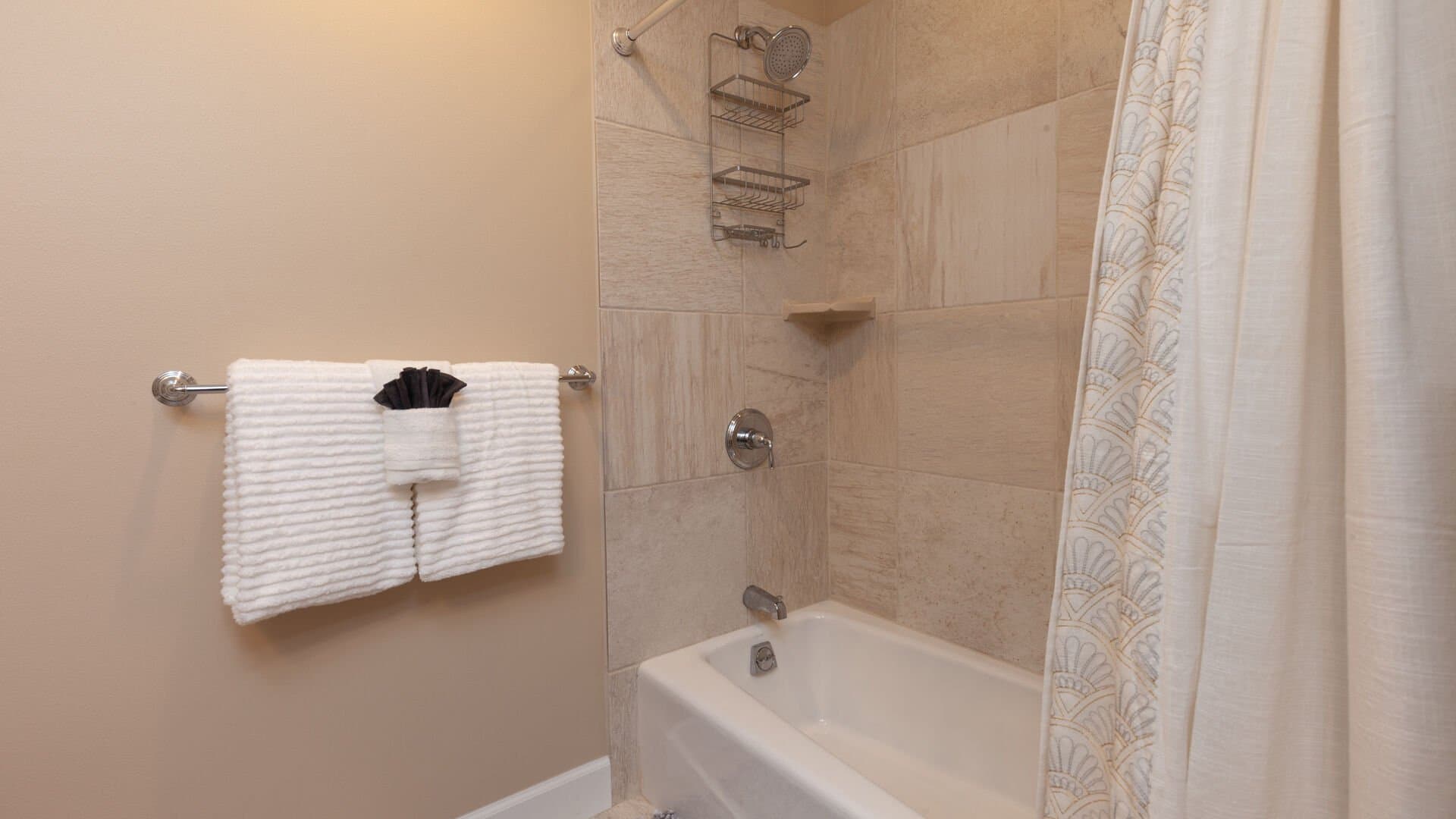 Hawaii Roma - Image 18