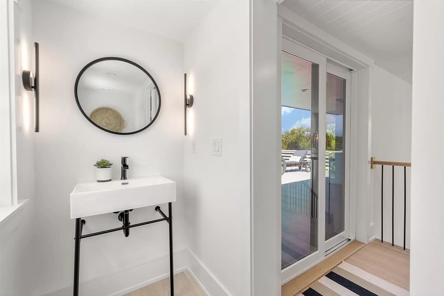 Amalfi Palms Getaway - Image 56