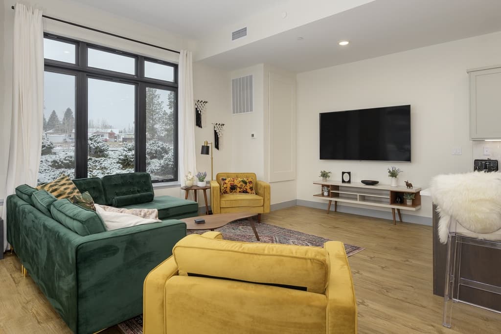 Timber Fox Residence 2102 - Image 2