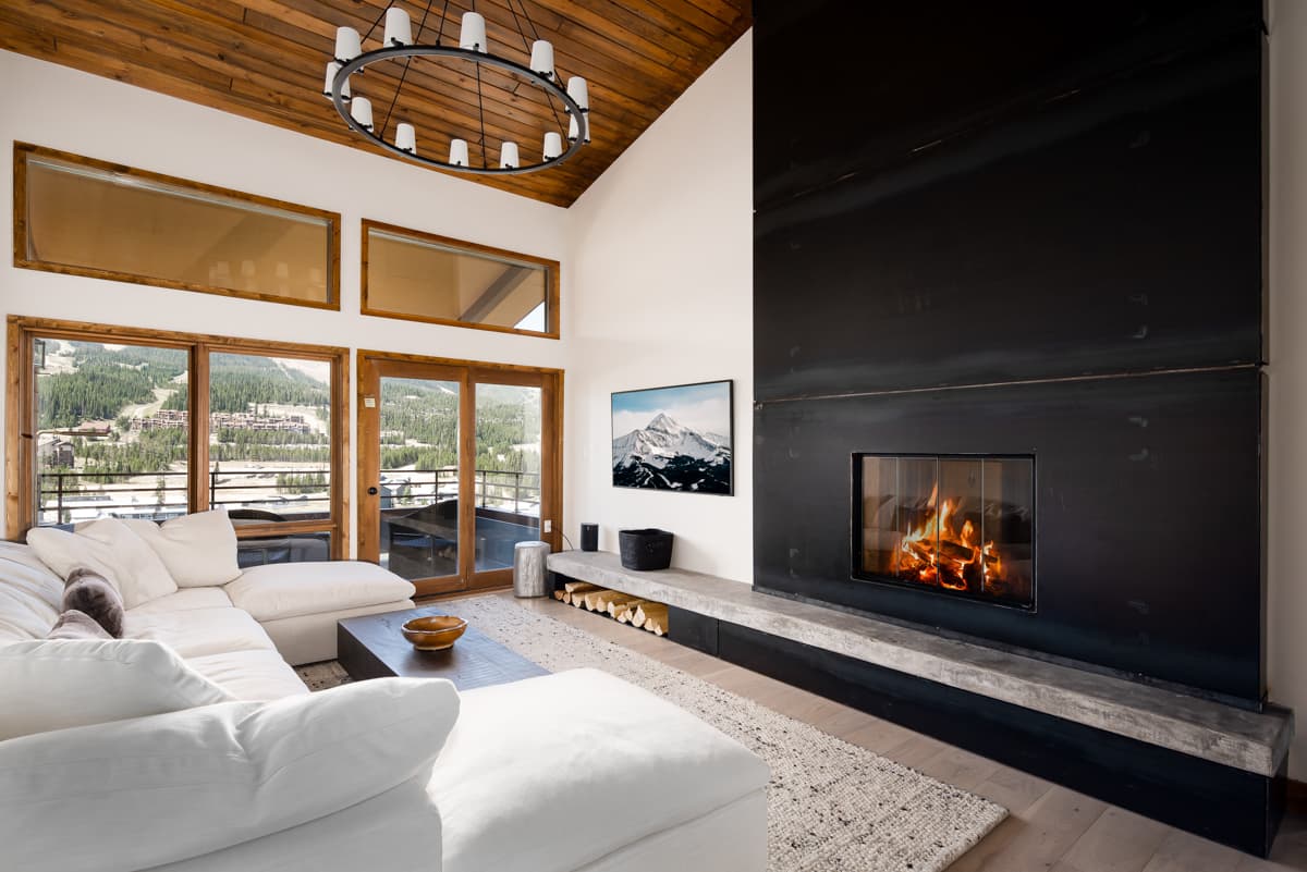 Skycrest Penthouse #1733 - Image 1