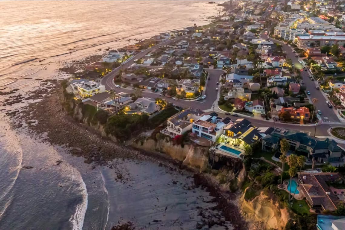 Ocean Front Escape - Image 3