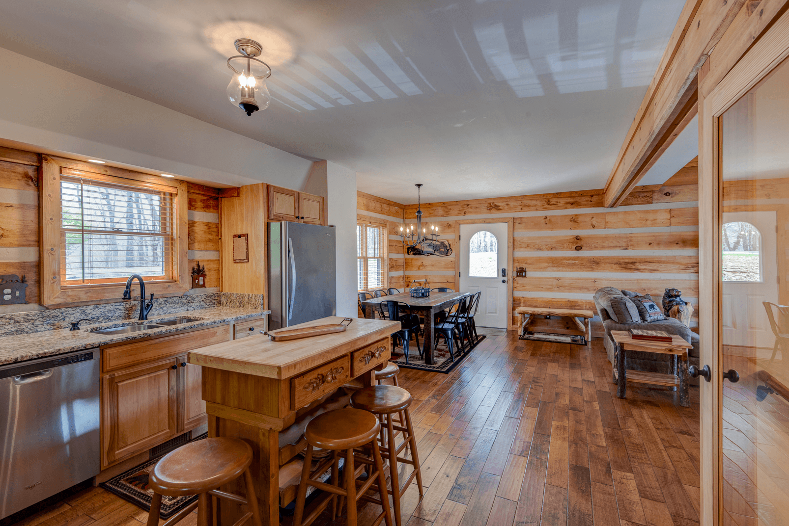 Cozy Bear Cabin - Image 17