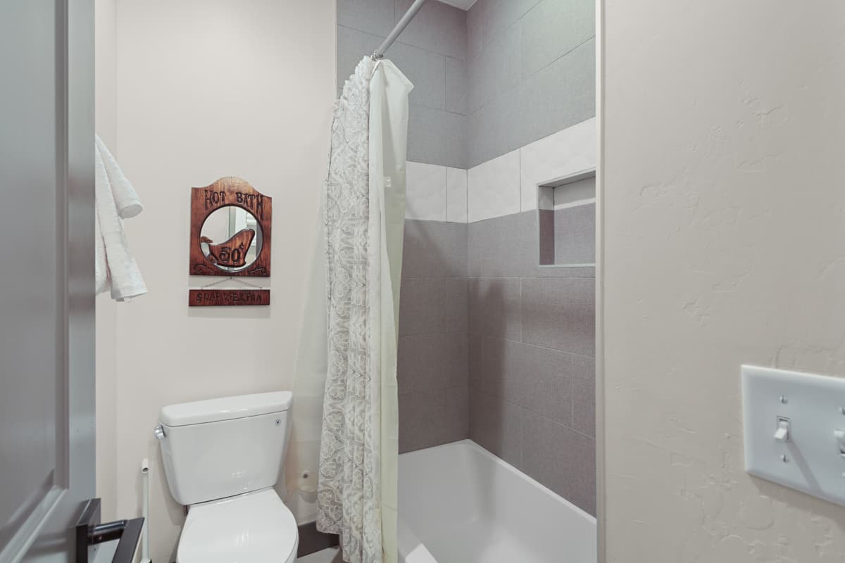 Mountain Vista Retreat - Image 26