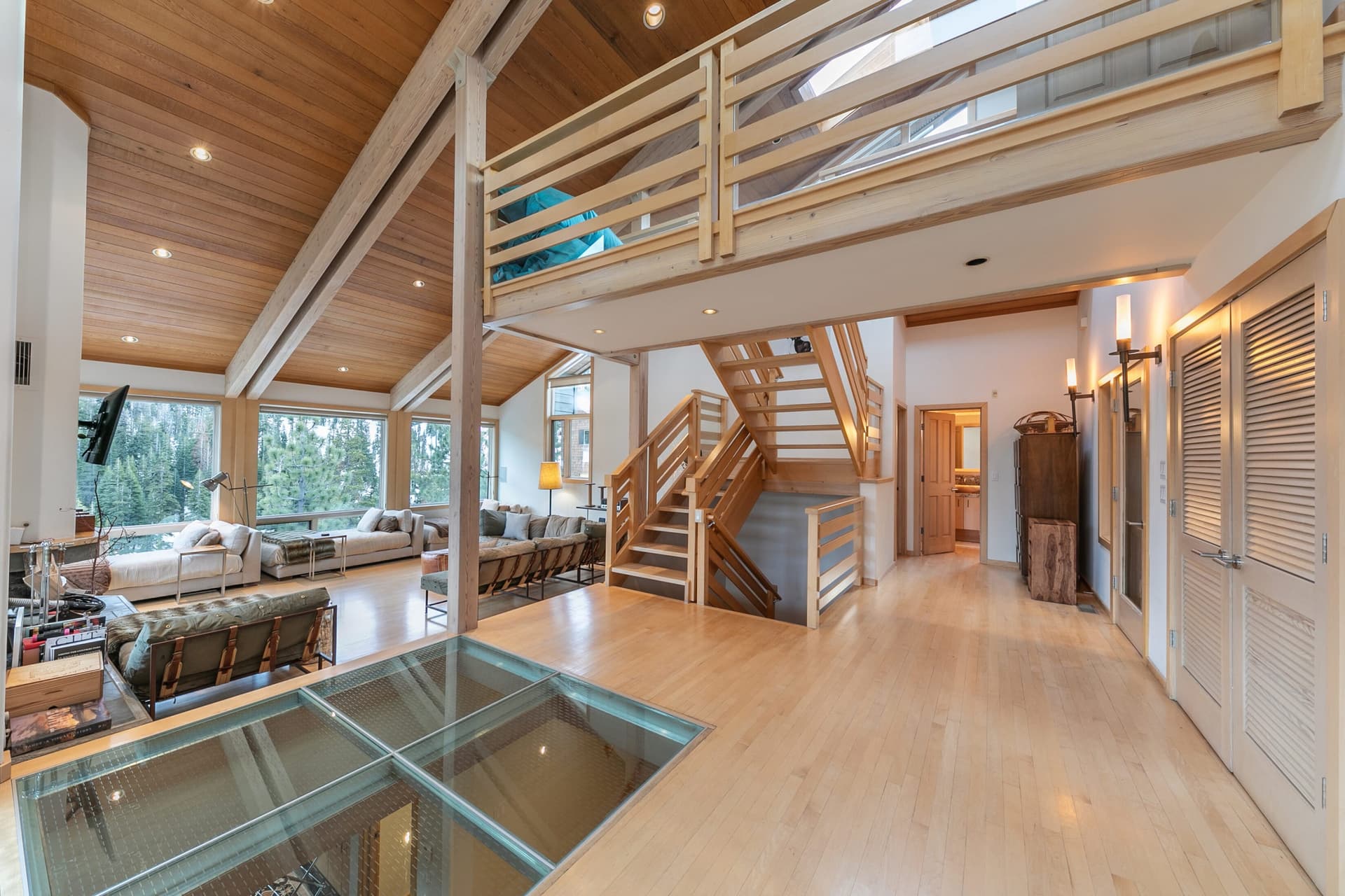 Bright Alpine Retreat - Image 11