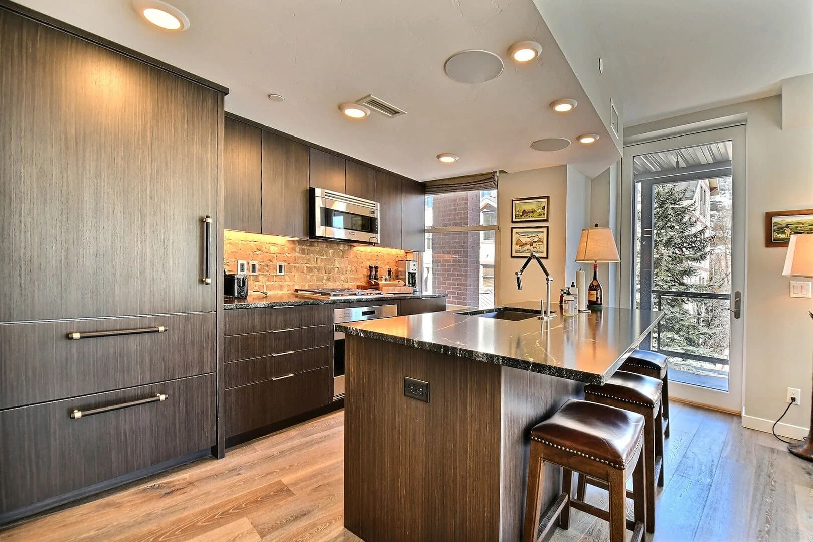 Rustic Star Home - Image 4