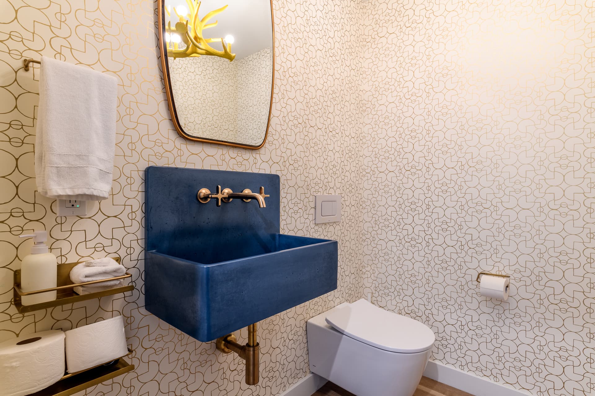 Sky High at the Plaza - Image 22