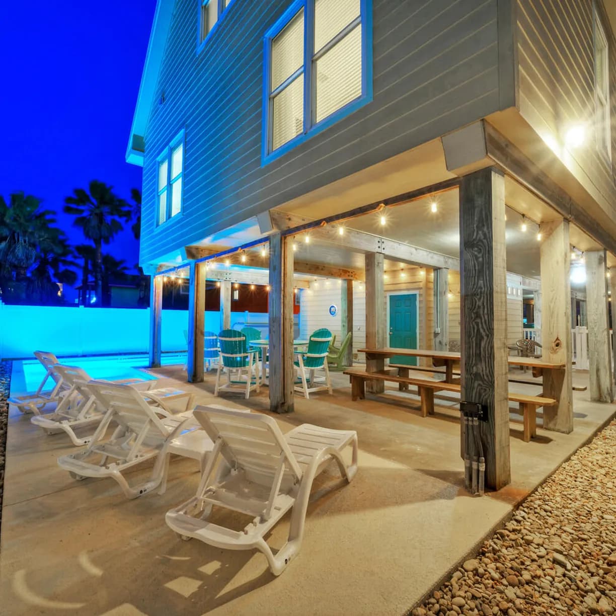 Moxy's Beach House - Image 77