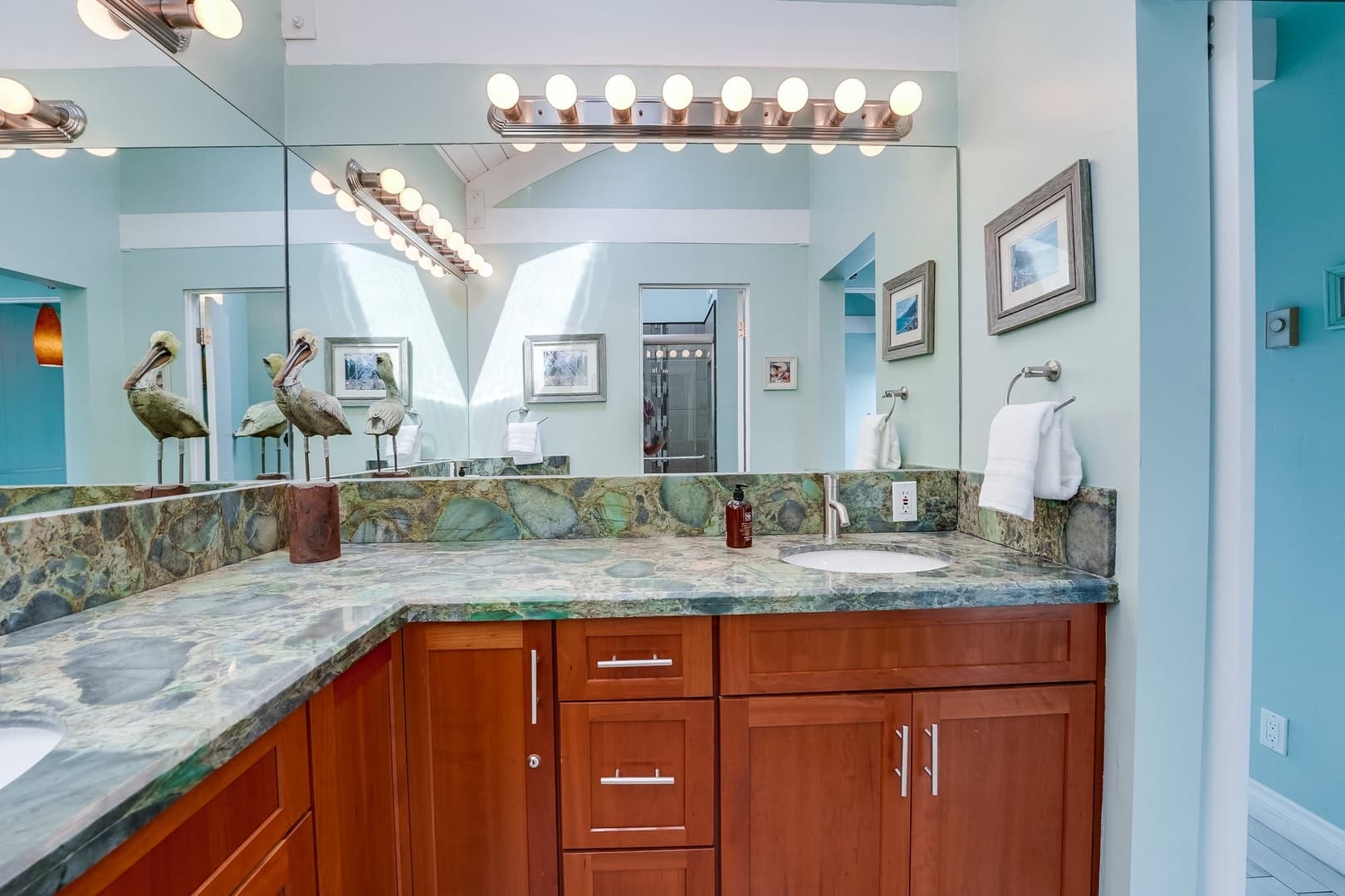 Mai Tai Beach House - Image 16