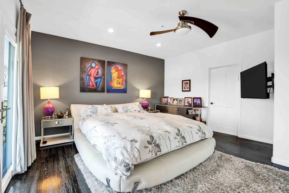 Pacific View Artist's Home - Image 17