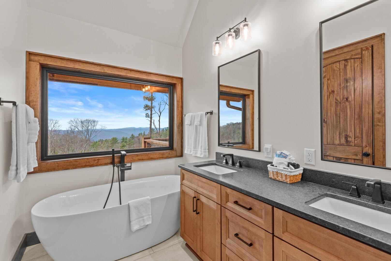 Dire Wolf at Eagles Nest - Image 24