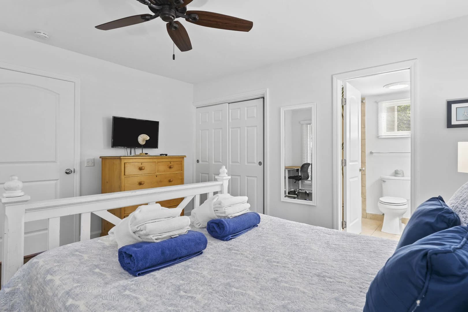 Pelican's Perch - Image 19