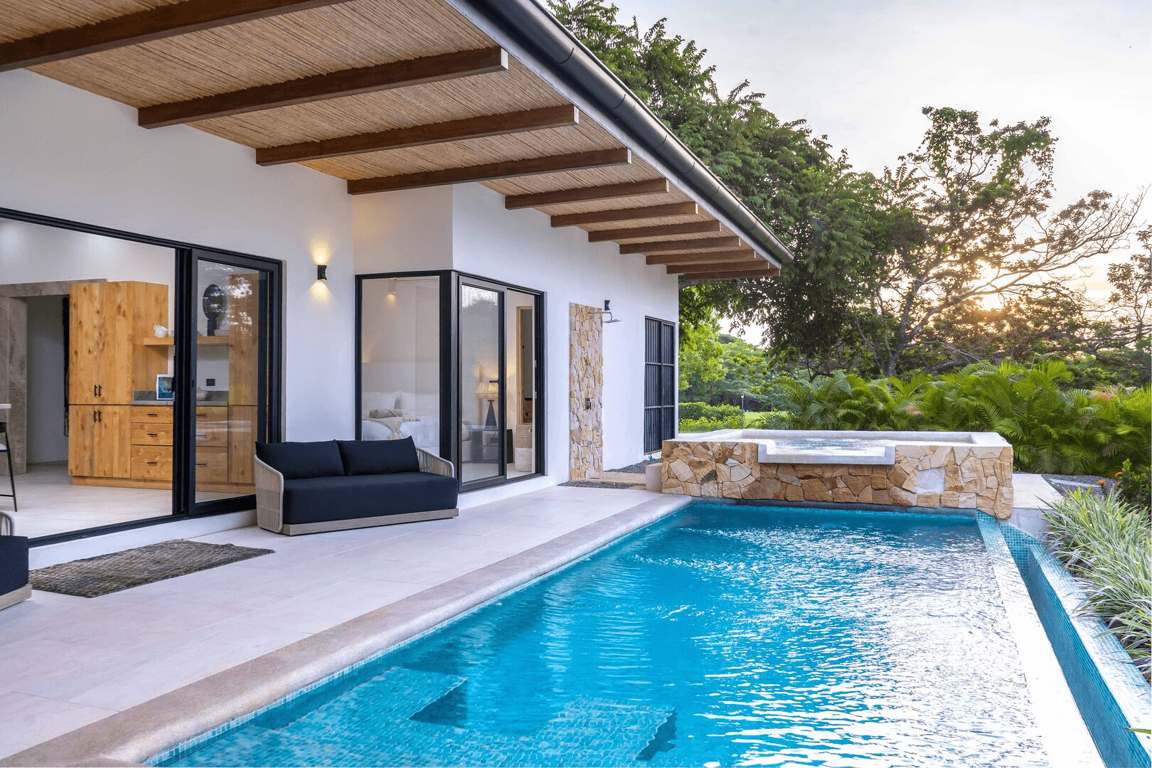 Casa Blanca - Image 2