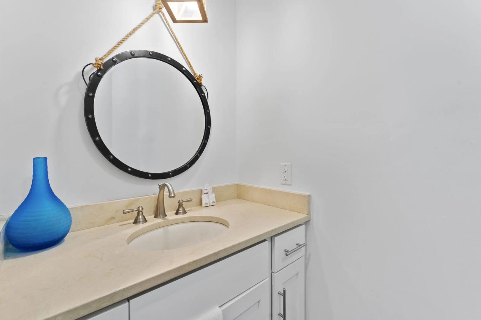 Pelican's Perch - Image 23