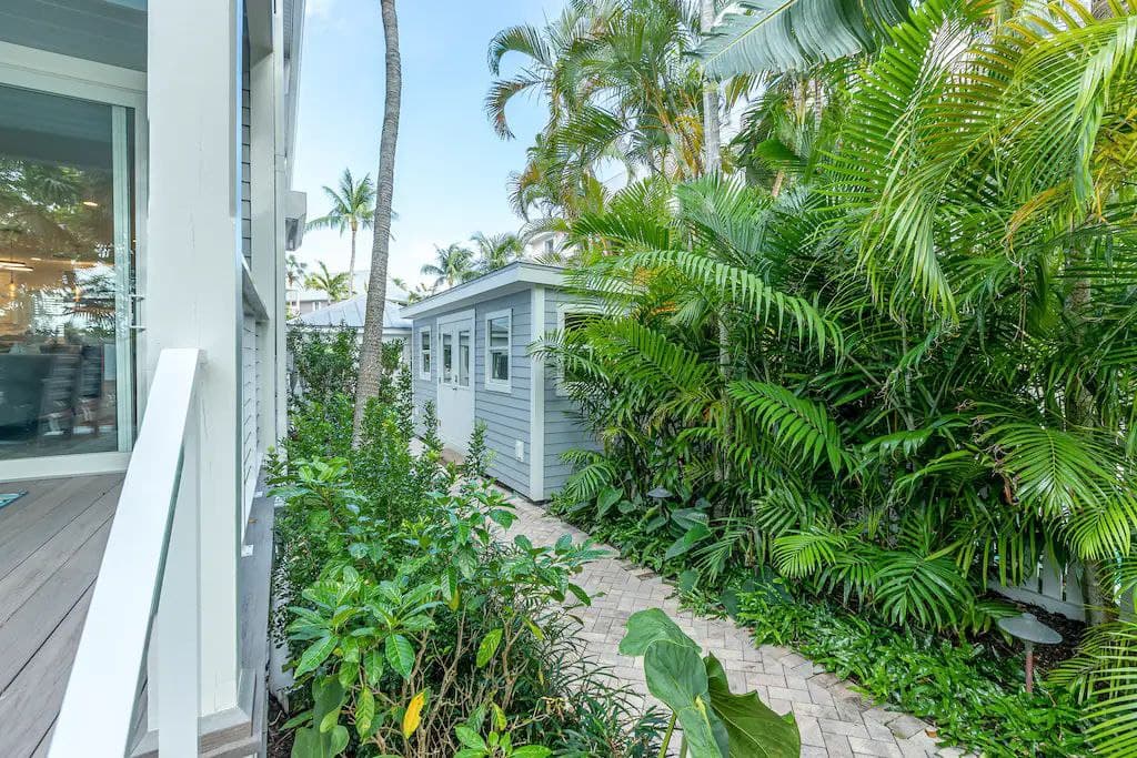 Tropical Retreat - Image 29