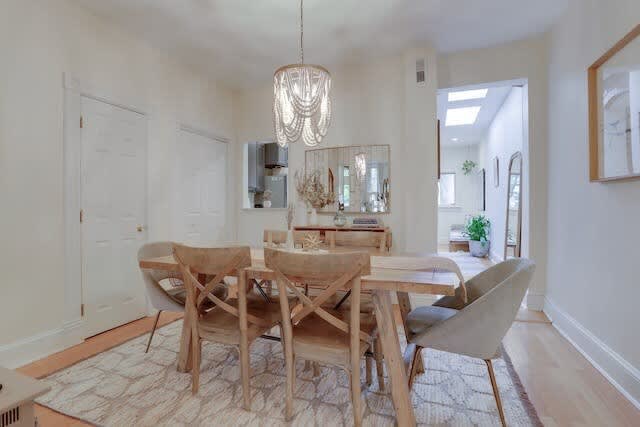 Capitol Comfort - Image 4