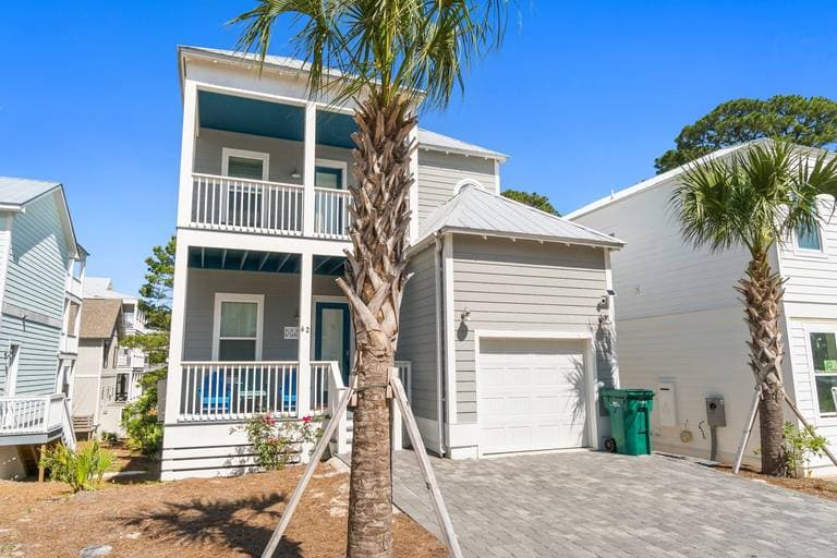 Charming Blue Haven - Image 30