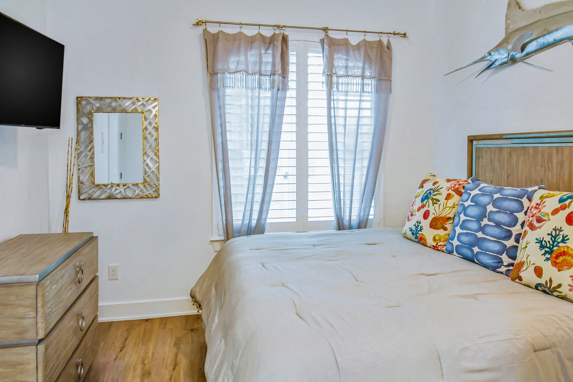 Grey Pelican Place - Image 9