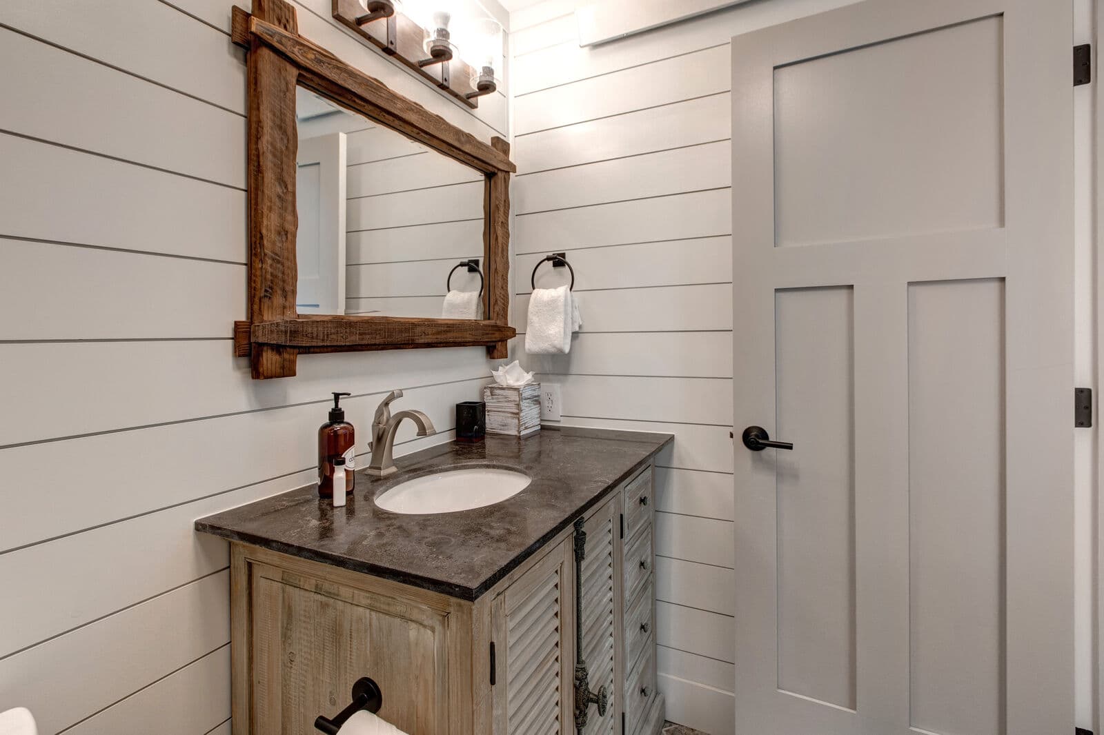 Teewinot Home - Image 26