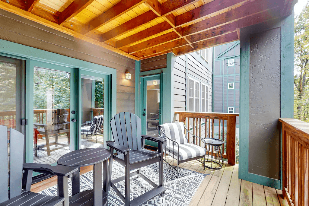 Still Lake Getaway - Image 2