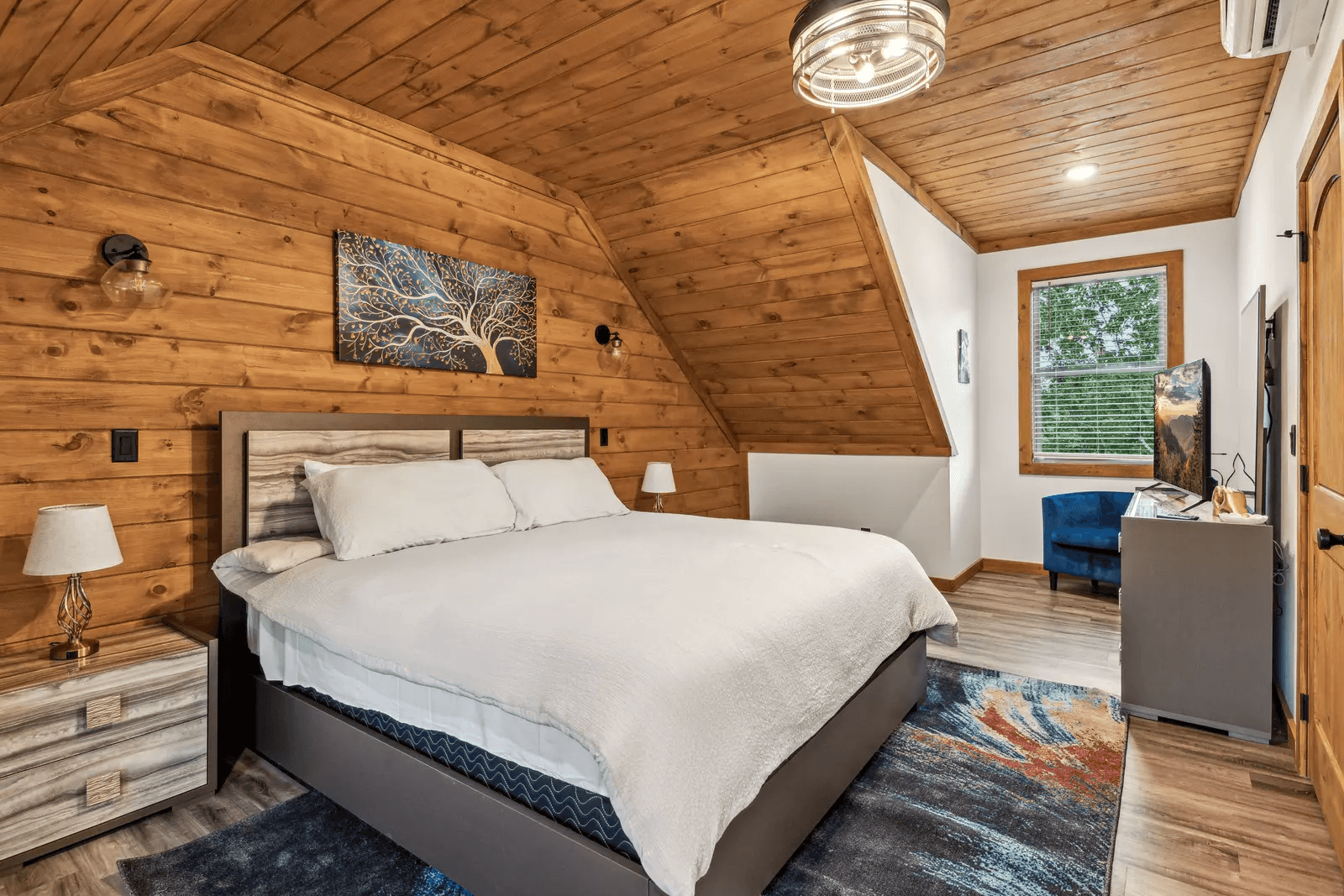 Royal Pool Retreat - Image 11