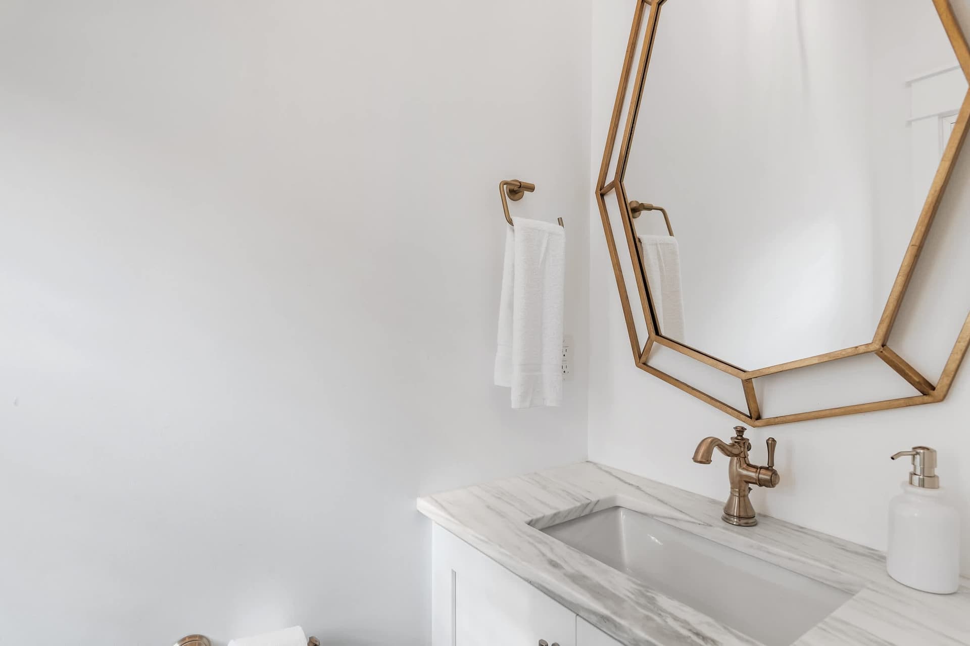 Caspian Blue Cottage - Image 16