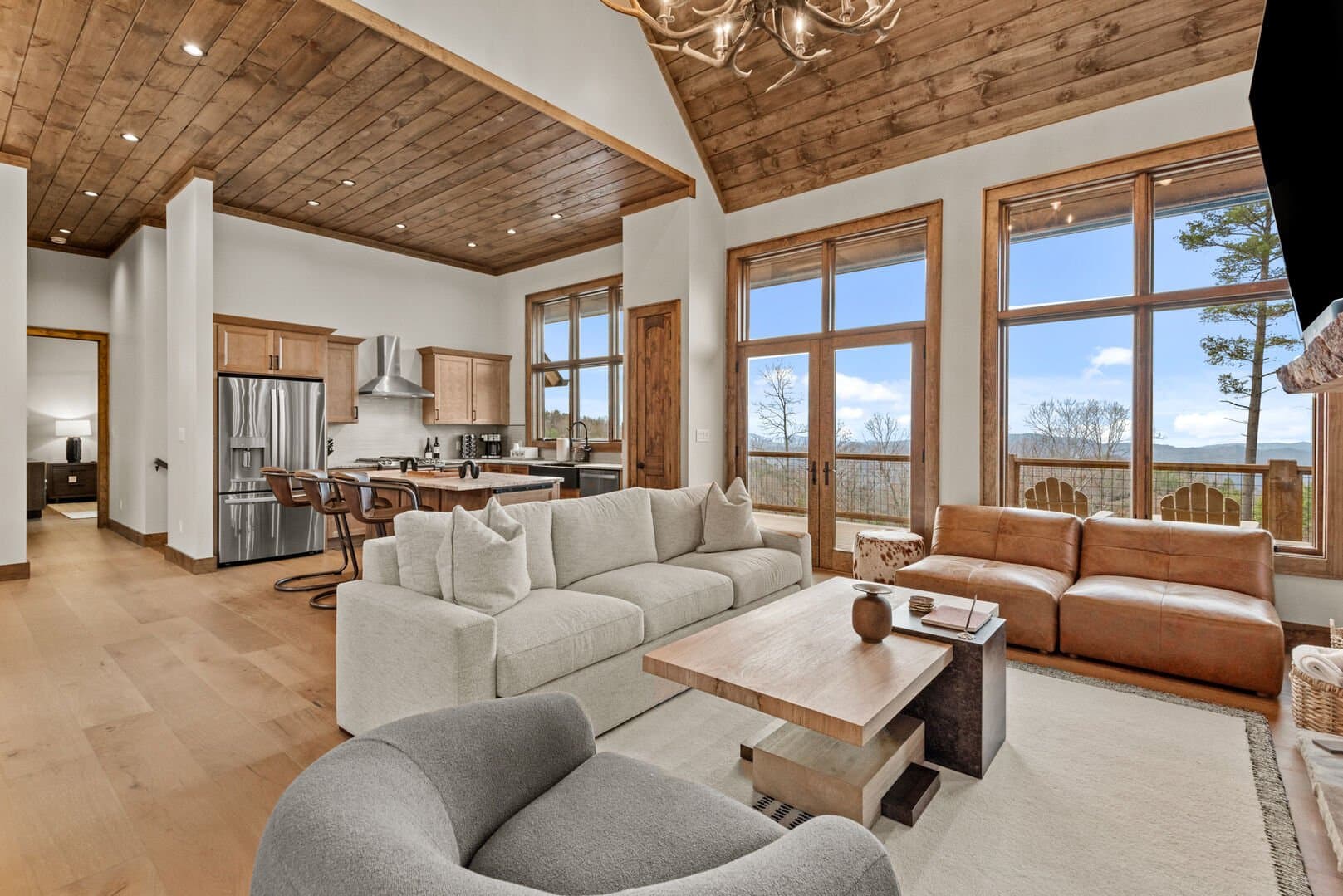 Dire Wolf at Eagles Nest - Image 11