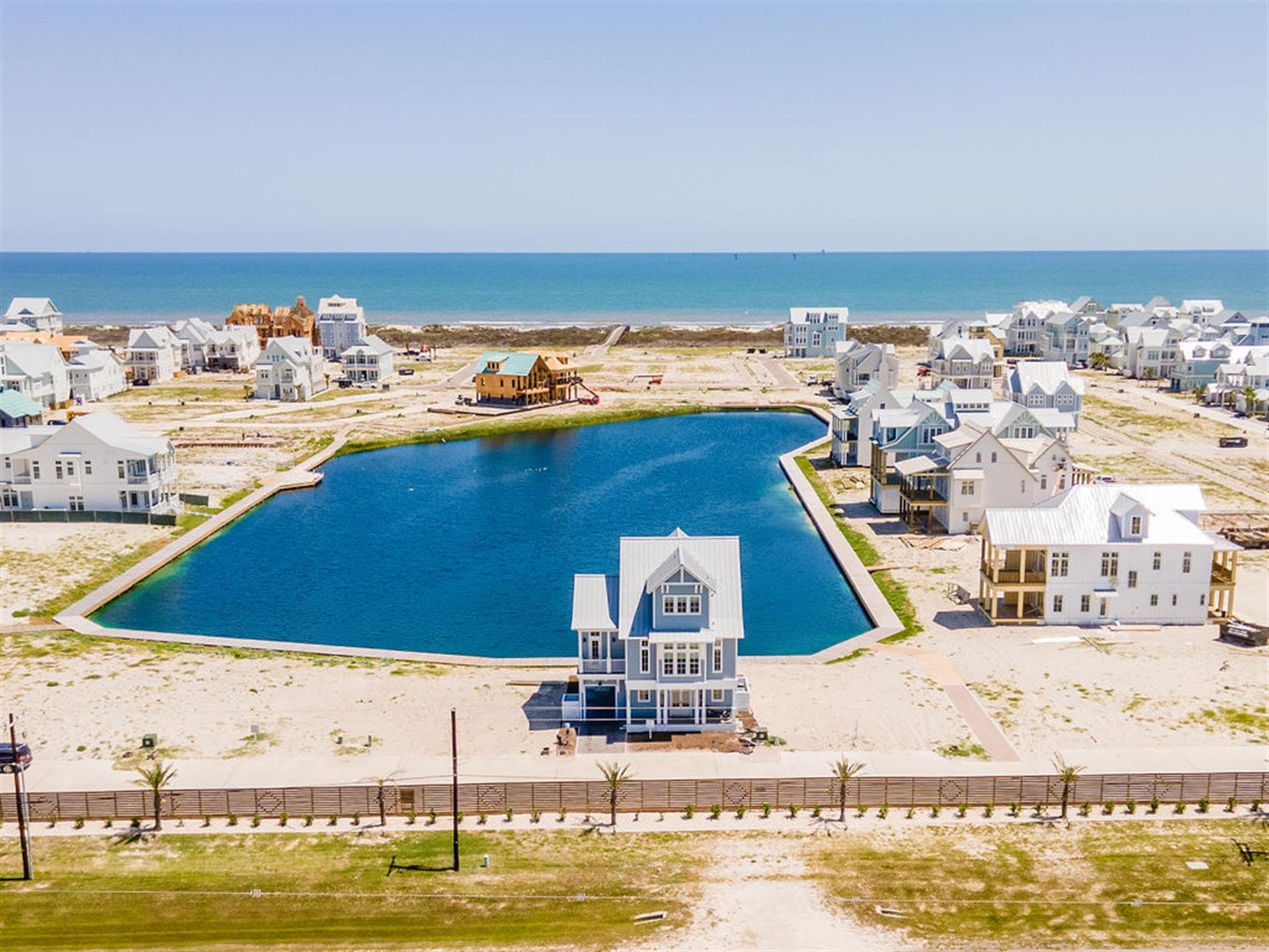 Blue Water Villa - Image 2