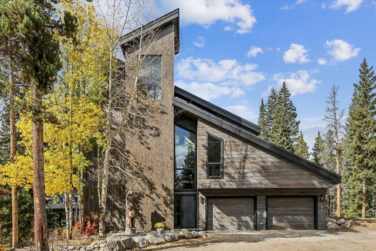 Summit Solitude Estate - Image 67