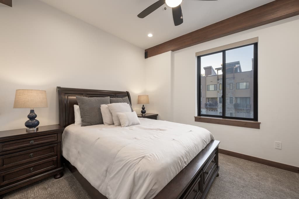 Continental Vista Condo - Image 13