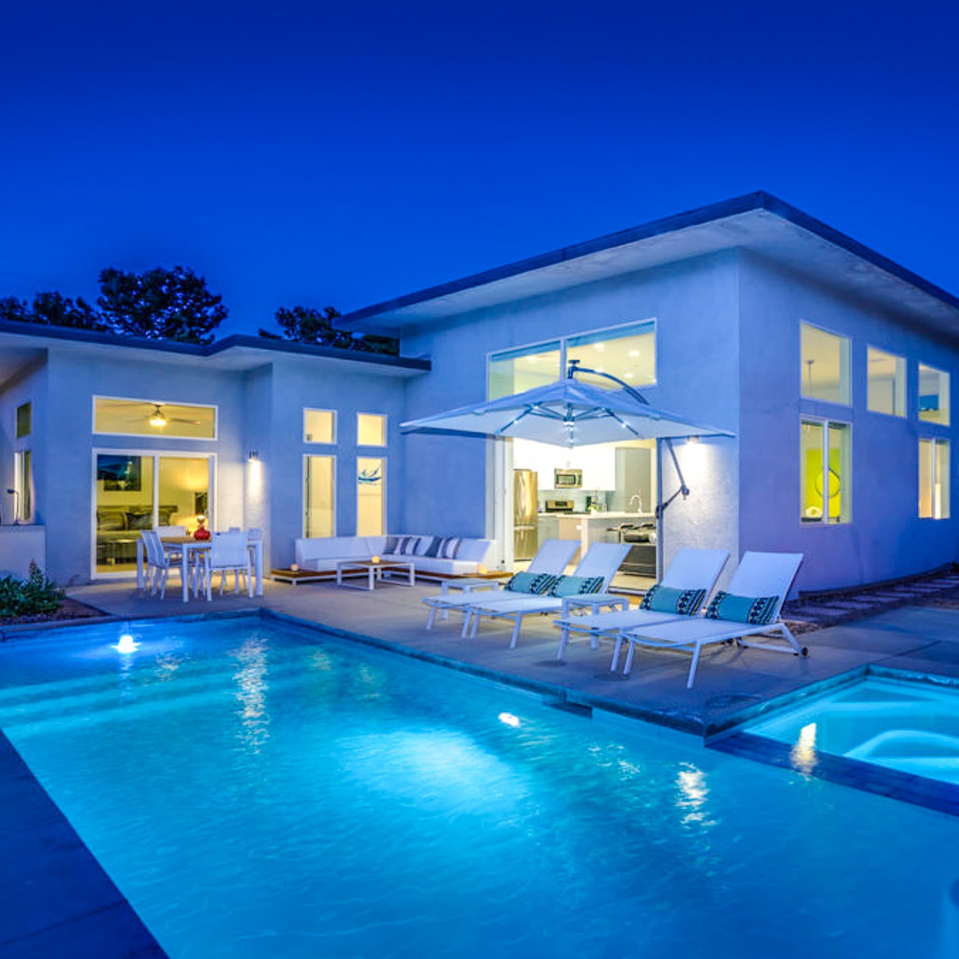 Modern Distinction Home - Image 31