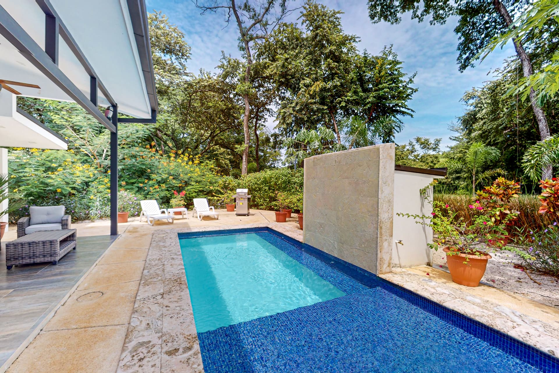 Studio Retreat Home - Image 11