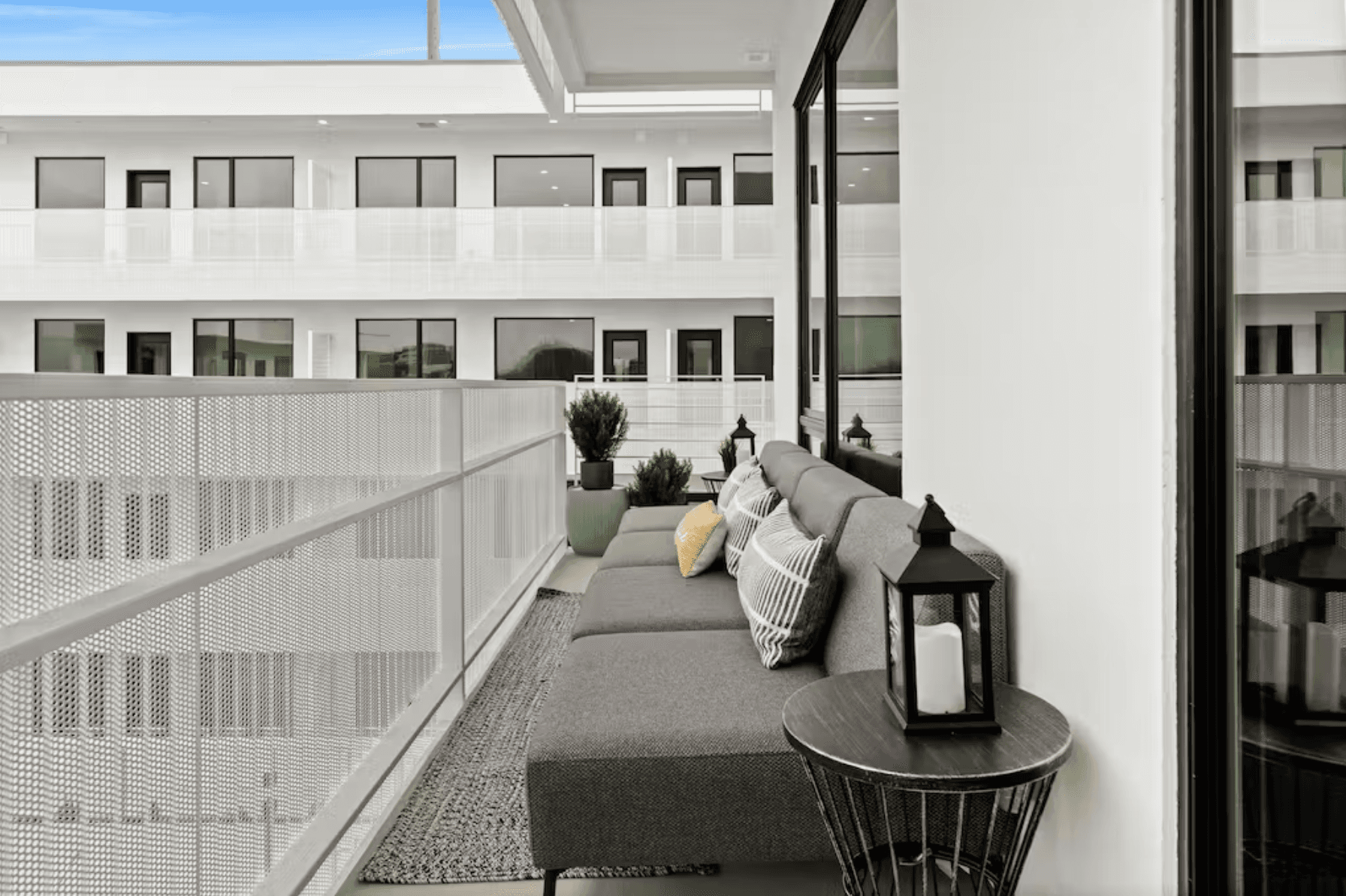 Blue Illume Home - Image 24