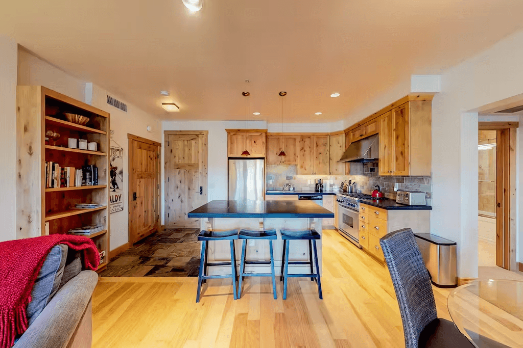 Elkhorn Springs Getaway - Image 8