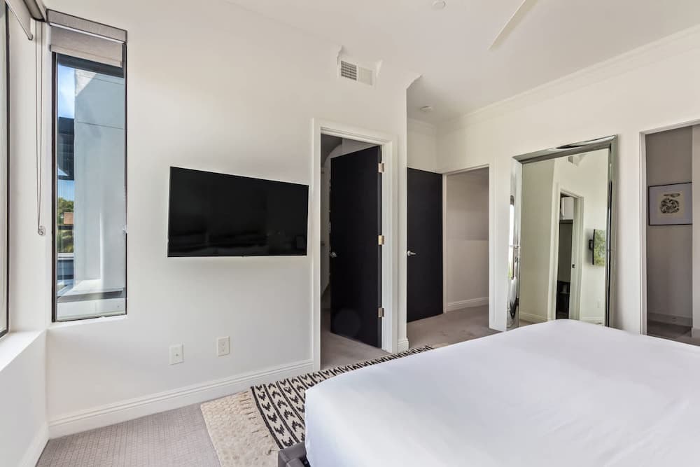 Desert Oasis - Image 17