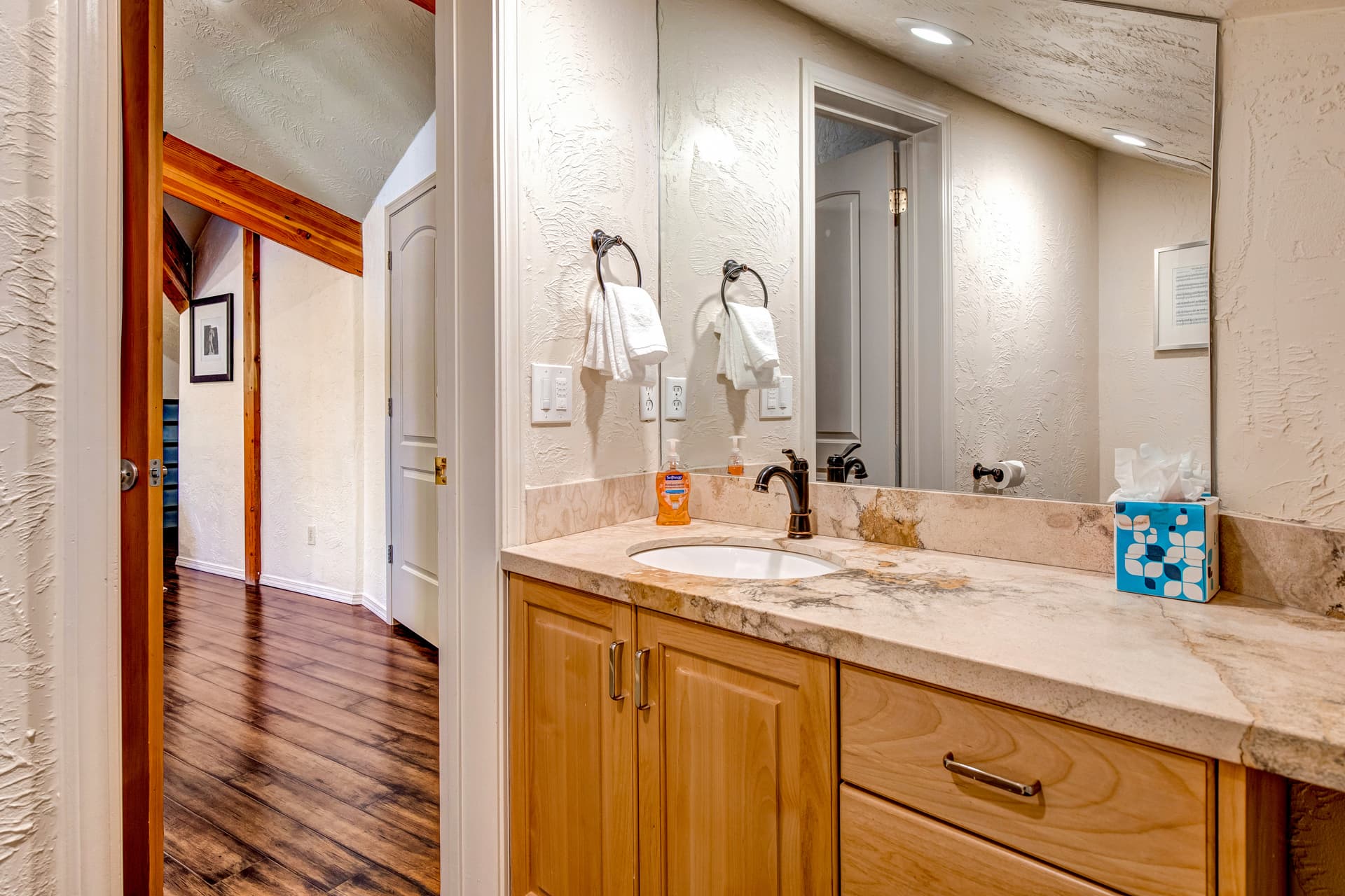 Mountain Hillside Manor - Image 12