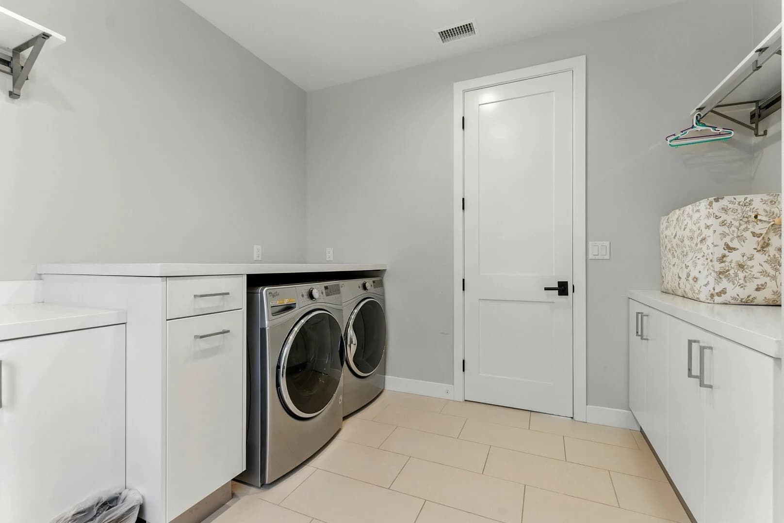 Coastal Paradise - Image 48