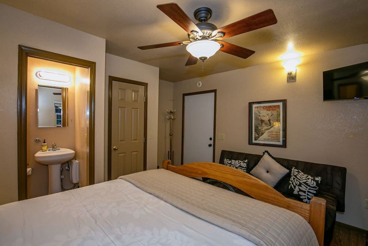 Classic Tahoe Cabin - Image 16