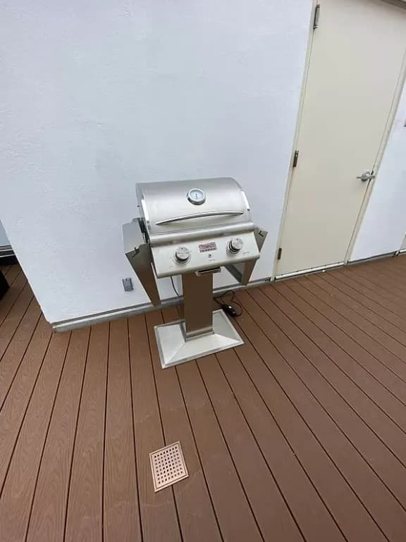 Gotham House III - Image 23