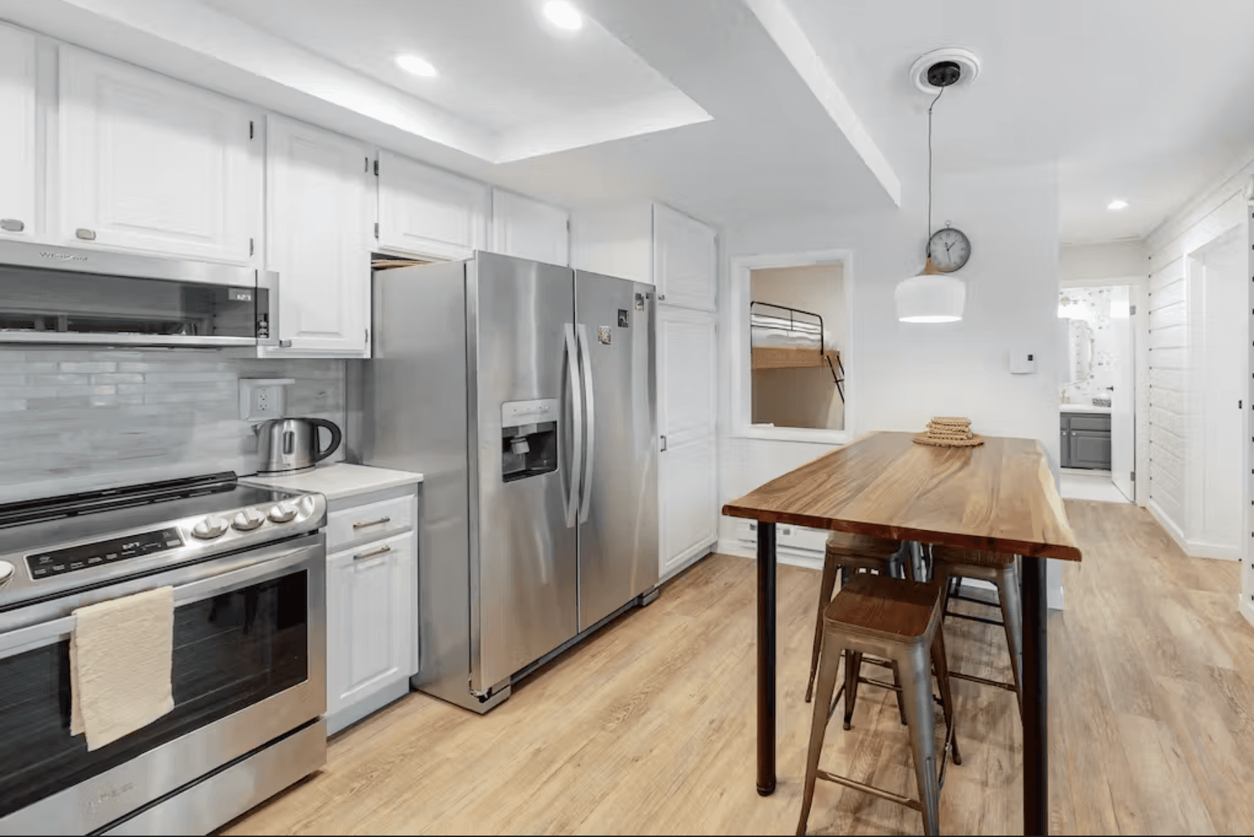 Modern Alpine Getaway - Image 7