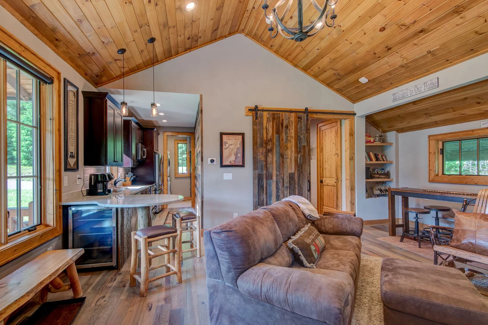 Banner View - Image 6