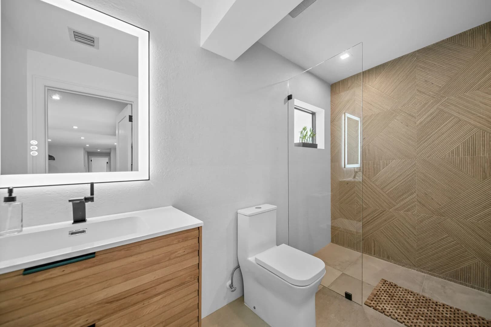 Waters Edge #906 - Image 34