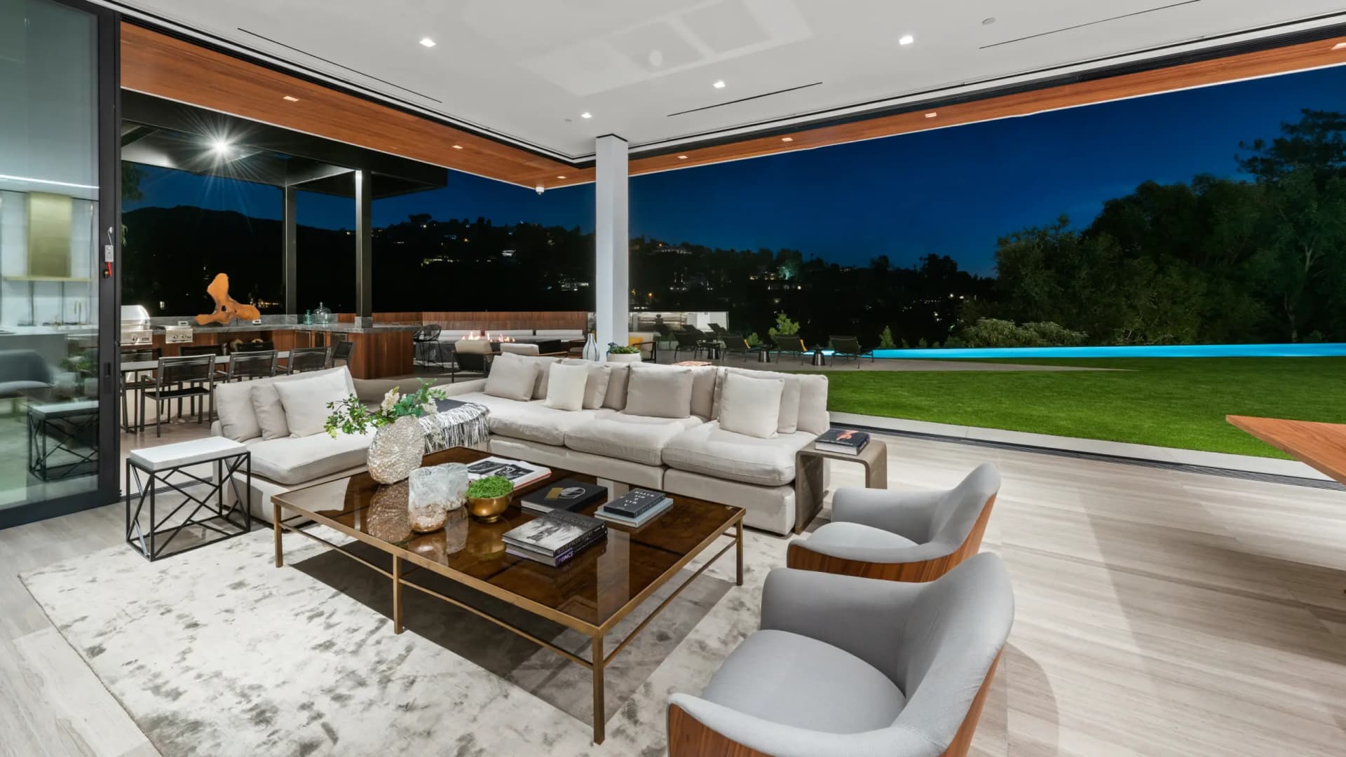 Angelo Modern - Image 9