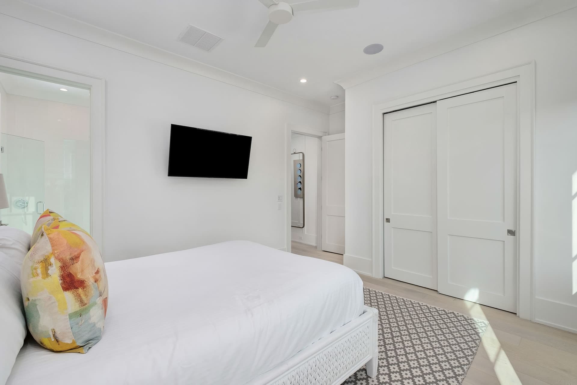 Bearfoot By The Sea - Image 30