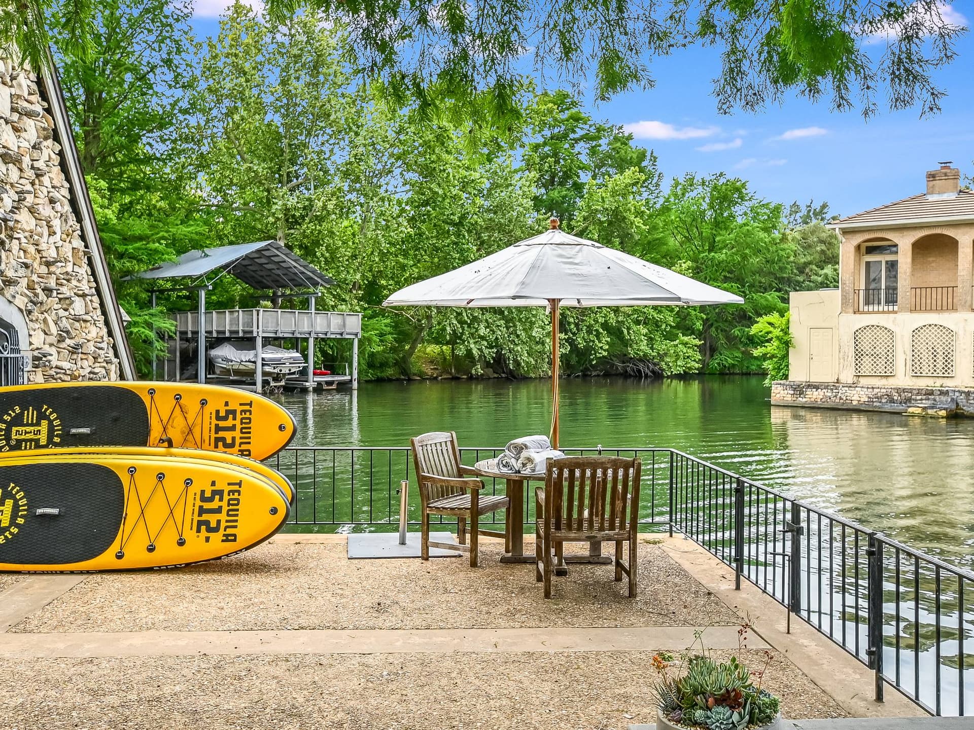 Manor on Lake Austin - Image 14