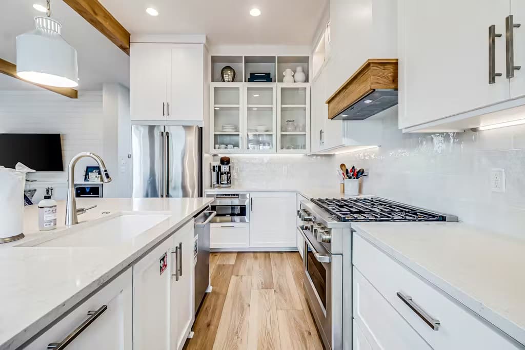 Beachin' Bungalow - Image 14