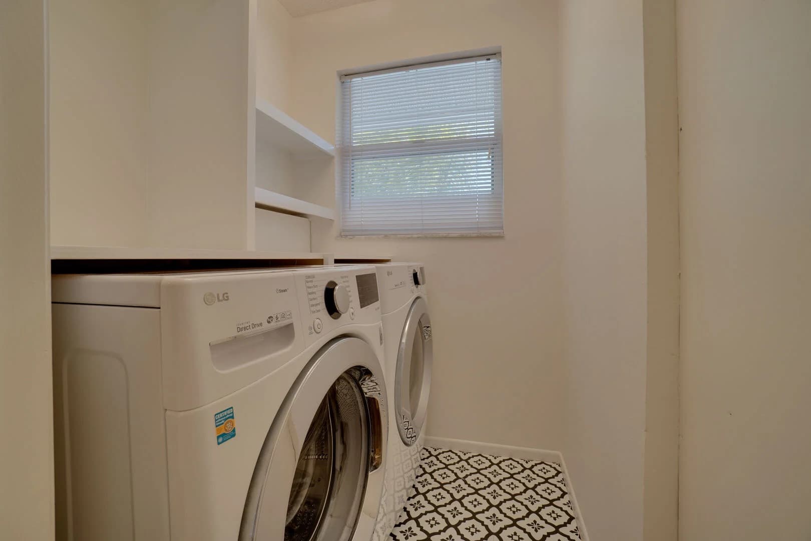 Coconut Cove - Image 29