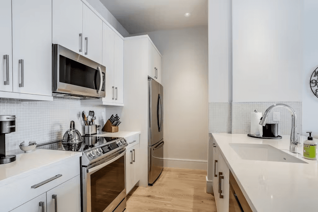 Heart of Naples - Image 10