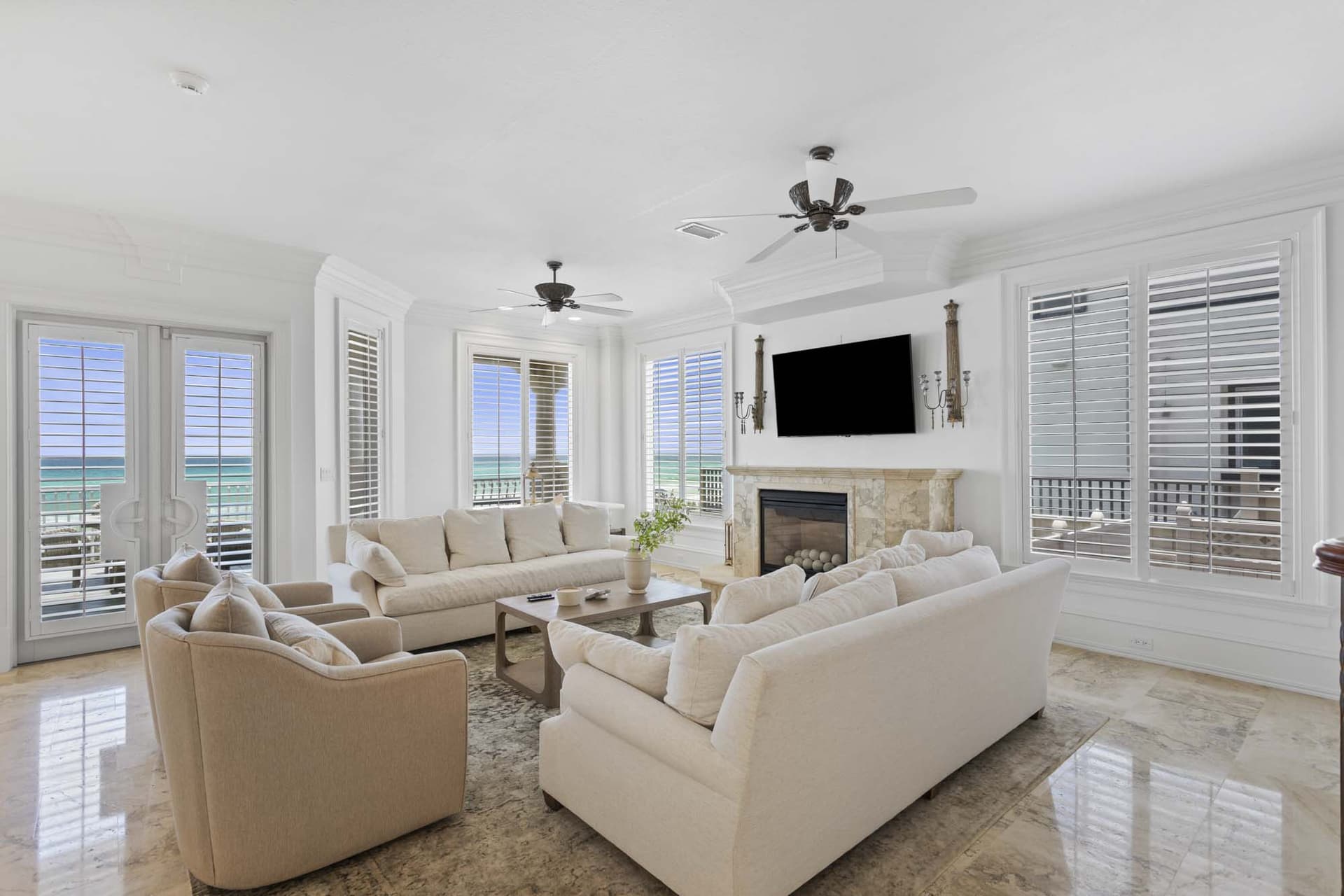 Kings View Manor - Image 3